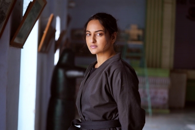 'दहाड़' में अपने रोल के लिए ली बोली से लेकर जूडो तक की ट्रेनिंग: सोनाक्षी सिन्हा 'दहाड़' में अपने रोल के लिए ली बोली से लेकर जूडो तक की ट्रेनिंग: सोनाक्षी सिन्हा