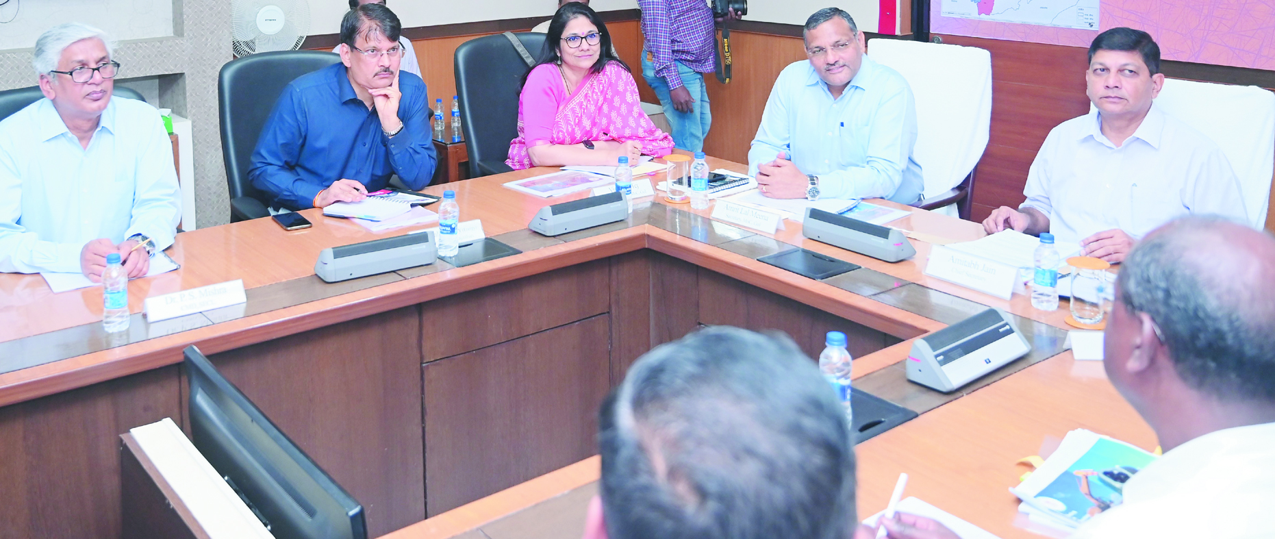 खदान संचालन और राज्य सरकार के साथ समन्वय पर मुख्य सचिव और रेलवे महाप्रबंधक से चर्चा खदान संचालन और राज्य सरकार के साथ समन्वय पर मुख्य सचिव और रेलवे महाप्रबंधक से चर्चा