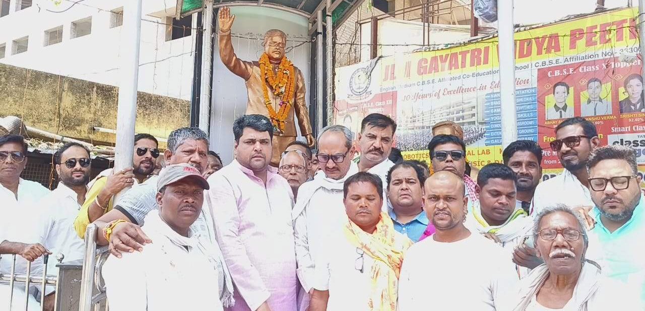 ‘छत्तीसगढ़’ का संपादकीय : झीरम को श्रद्धांजलि की नहीं, सोच-विचार की जरूरत... ‘छत्तीसगढ़’ का संपादकीय : झीरम को श्रद्धांजलि की नहीं, सोच-विचार की जरूरत...