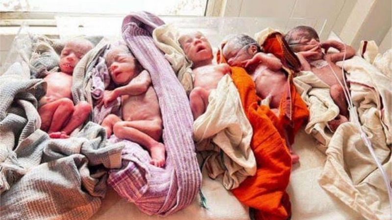 राँची में एक साथ पाँच बच्चियों का जन्म, ख़ुशी के बाद अब चिंता में माता-पिता राँची में एक साथ पाँच बच्चियों का जन्म, ख़ुशी के बाद अब चिंता में माता-पिता