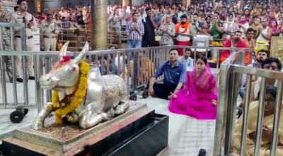 मंदिर जाने को लेकर ट्रोल किए जाने पर सारा बोलीं, ‘‘अपनी मान्यताओं का पालन करती रहूंगी’’ मंदिर जाने को लेकर ट्रोल किए जाने पर सारा बोलीं, ‘‘अपनी मान्यताओं का पालन करती रहूंगी’’