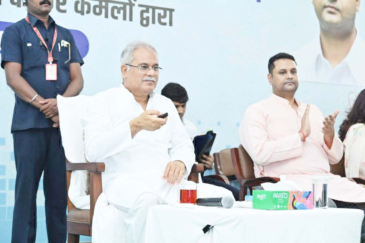 बालोद में सर्वाधिक 8832, रायपुर में 4501 और सुकमा में 376 बेरोजगार बालोद में सर्वाधिक 8832, रायपुर में 4501 और सुकमा में 376 बेरोजगार