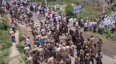 हरियाणा में किसानों का विरोध प्रदर्शन दूसरे दिन भी जारी हरियाणा में किसानों का विरोध प्रदर्शन दूसरे दिन भी जारी