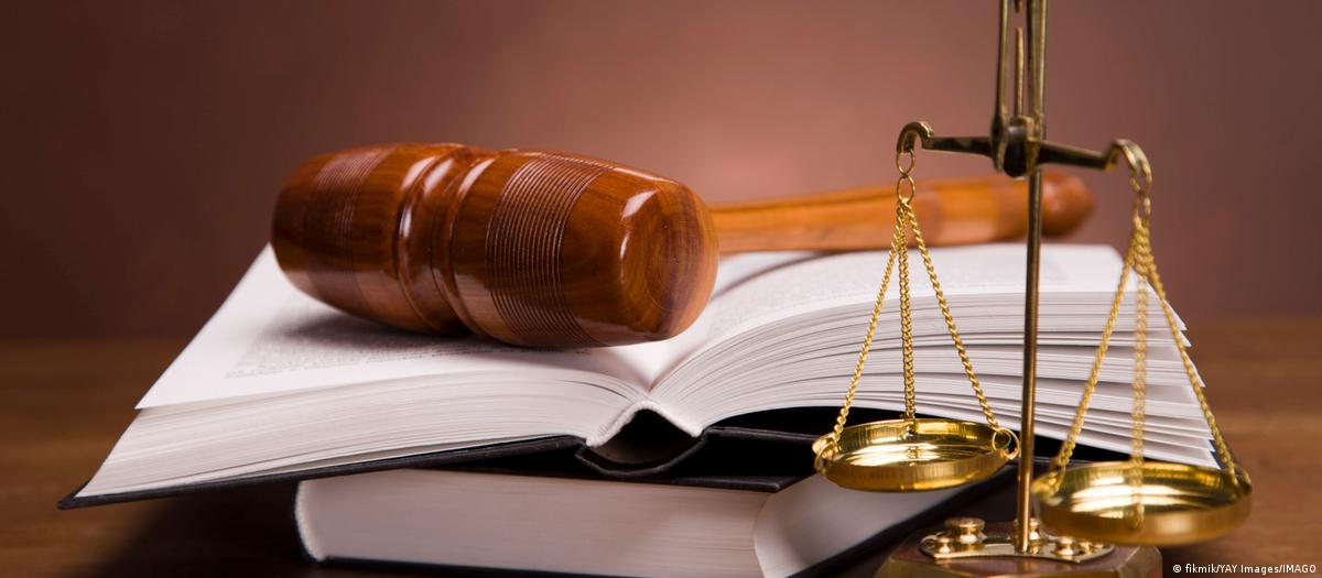 हाई कोर्ट: न्यूड होने का मतलब हमेशा अश्लीलता नहीं हाई कोर्ट: न्यूड होने का मतलब हमेशा अश्लीलता नहीं