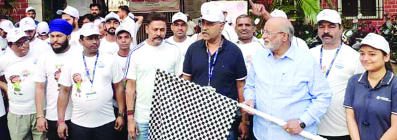 पर्यावरण संतुलन के लिये अपने व्यवहार में परिवर्तन  लाएं और समय-समय पर पैदल भी चलें-तिवारी