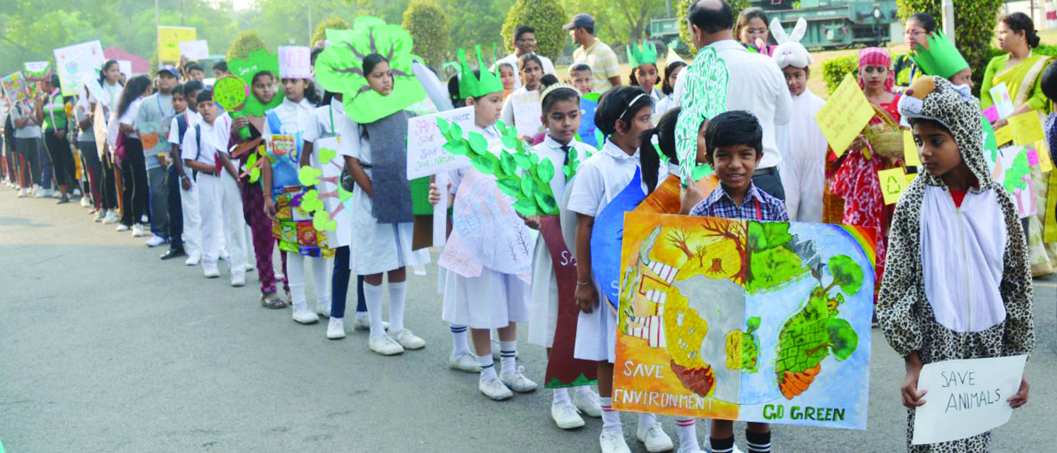 दपूमरे पर्यावरण जागरूकता में सभी उम्र के लोगों की उत्साहपूर्ण भागीदारी