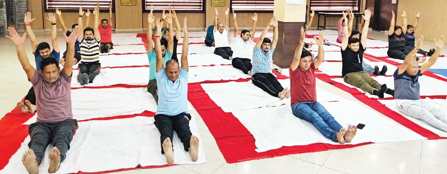 चेम्बर योग और स्वास्थ्य जागरूकता में पदाधिकारियों-संघों का बढ़-चढ़ हिस्सा