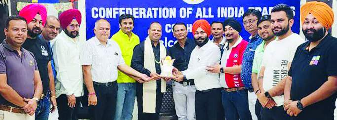 युवा व्यापारियों को कैट द्वारा मिल रही पब्लिक स्पीकिंग एवं लीडरशिप ट्रेनिंग