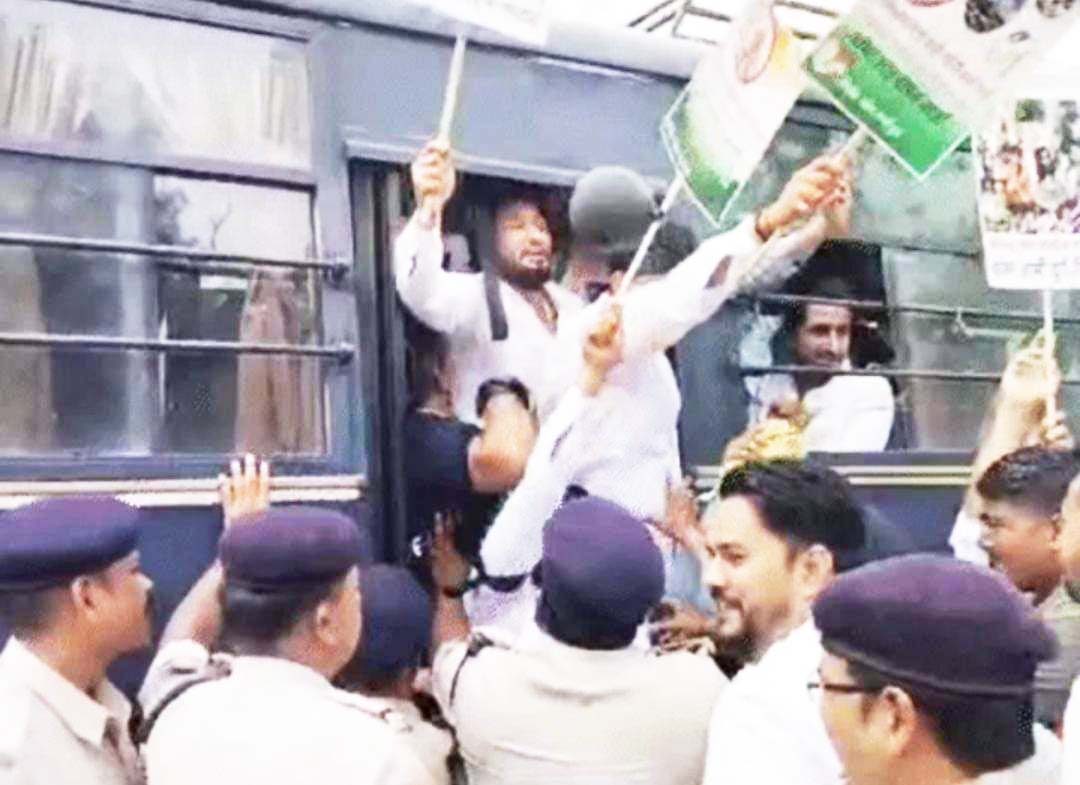 अमित शाह को काले झंडे दिखाने की तैयारी में लगे सैकड़ों एनएसयूआई कार्यकर्ता गिरफ्तार 