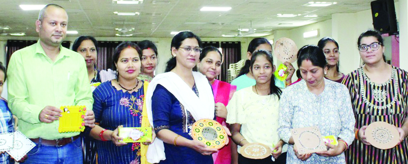 कुकिंग, आर्ट एंड क्राफ्ट तथा साइबर क्राइम का मैक सॉलिटेयर में प्रशिक्षण