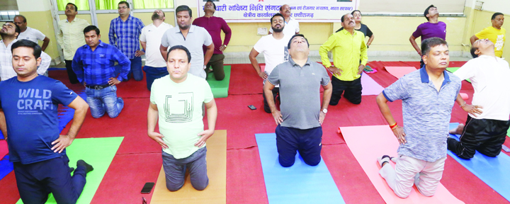 कर्मचारी भविष्य निधि संगठन में योग दिवस