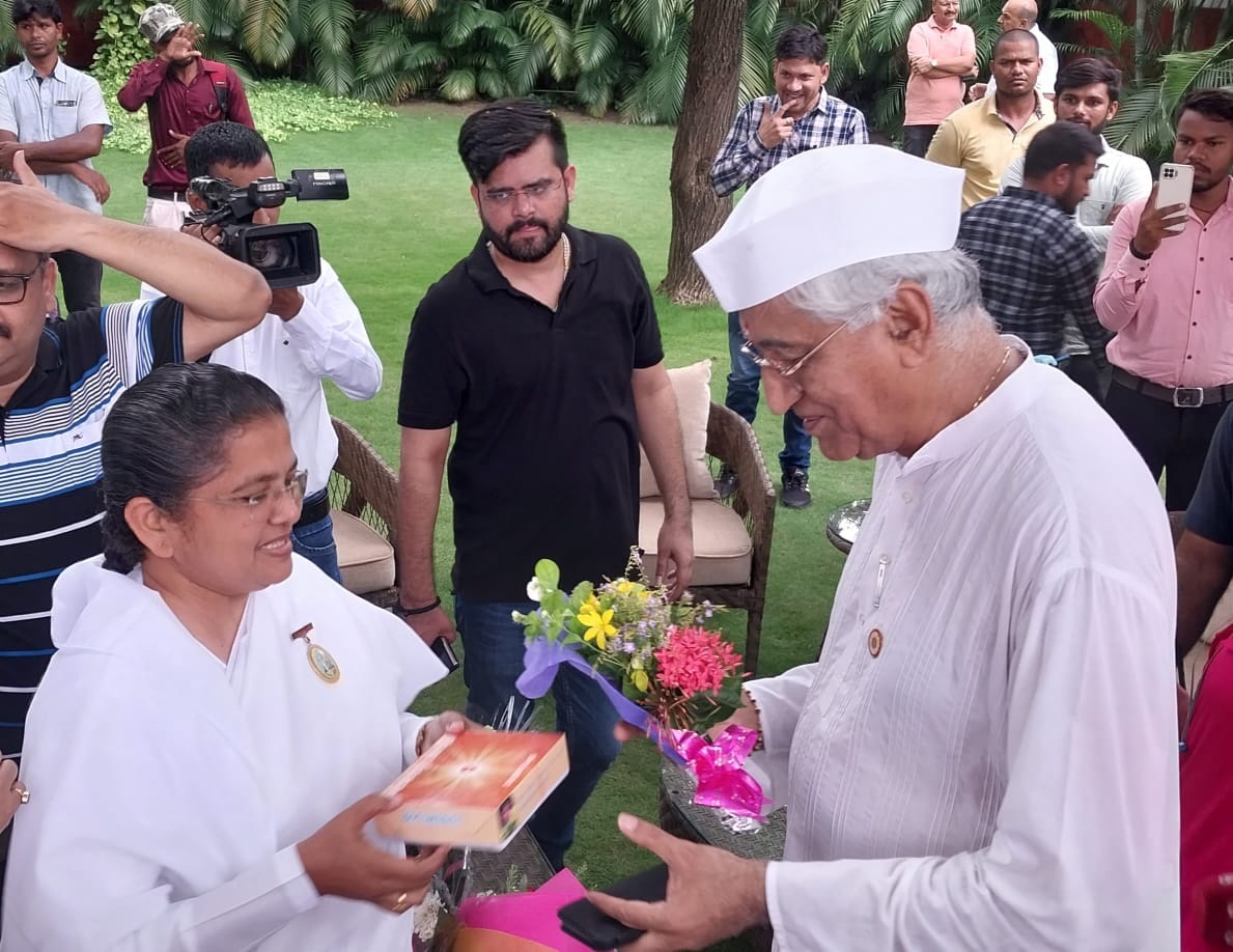 उप मुख्यमंत्री बनने पर सविता  दीदी ने सिंहदेव को दी बधाई