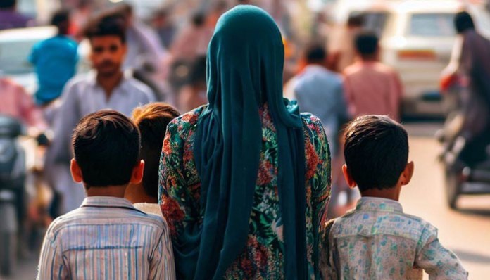 ‘छत्तीसगढ़’ का संपादकीय : ऑनलाईन मोहब्बत का चेहरा बड़ा खूबसूरत पर खतरे बड़े खौफनाक... ‘छत्तीसगढ़’ का संपादकीय : ऑनलाईन मोहब्बत का चेहरा बड़ा खूबसूरत पर खतरे बड़े खौफनाक...