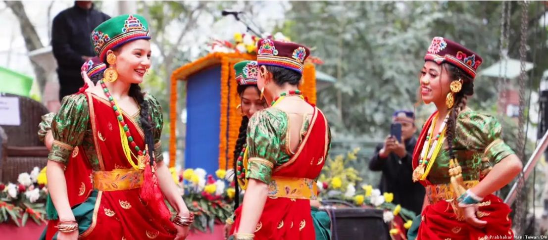 दिल्ली हाई कोर्ट: पत्नी सहायक नहीं, उसकी अलग पहचान