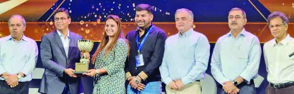 ओम ऑटो व्हील्स को सर्वश्रेष्ठ डेब्यूटेंट डीलर का पुरस्कार