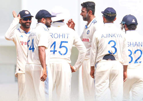 वेस्ट इंडीज के खिलाफ पहले टेस्ट में अश्विन के 5 विकेट से भारत मजबूत स्थिति में