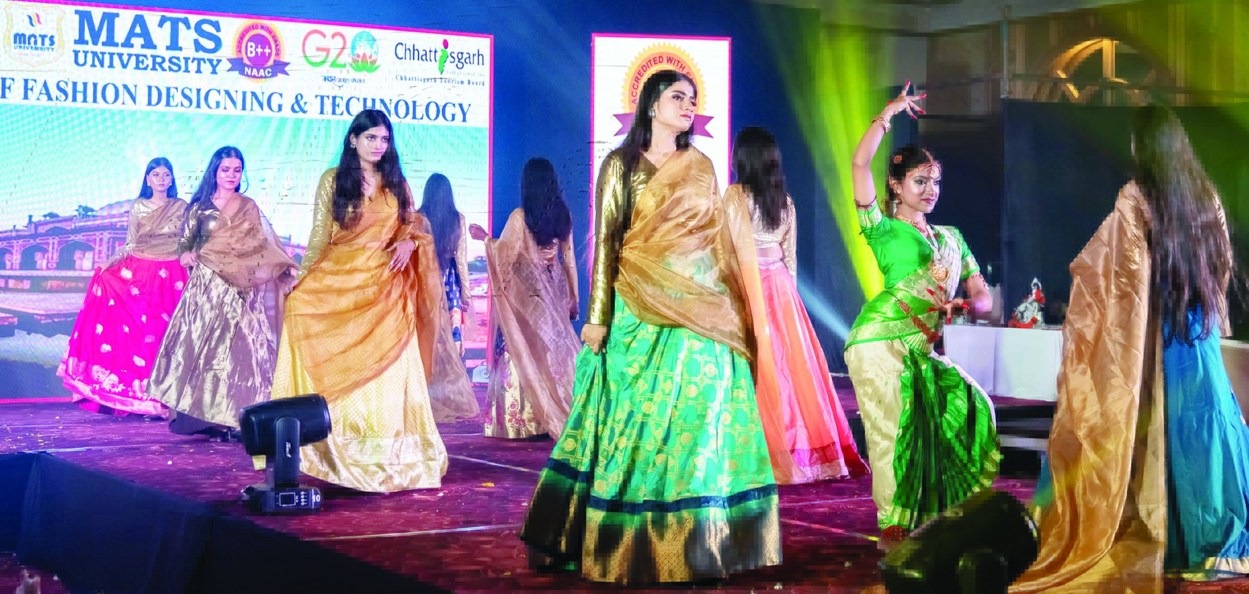 मैट्स फैशनोत्सव में कृष्ण-प्रेम अद्भुुत लीला