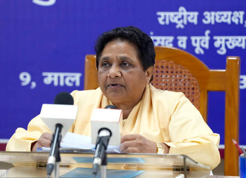 मायावती का एलान, बसपा अकेले दम पर लड़ेगी लोकसभा चुनाव मायावती का एलान, बसपा अकेले दम पर लड़ेगी लोकसभा चुनाव