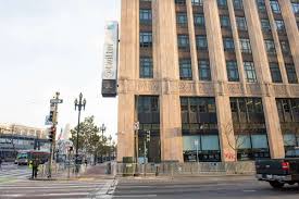 साँस लेने को भी जब जगह नहीं छोड़ोगे...