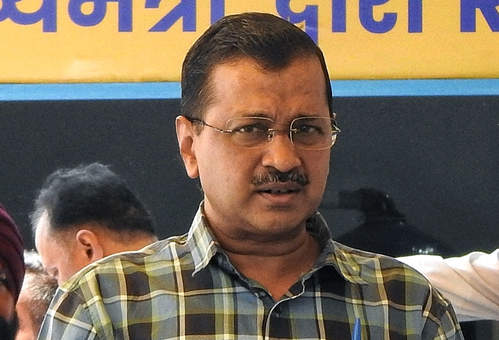 केजरीवाल ने कुलगाम मुठभेड़ में शहीद तीन सुरक्षाबलों को दी श्रद्धांजलि केजरीवाल ने कुलगाम मुठभेड़ में शहीद तीन सुरक्षाबलों को दी श्रद्धांजलि