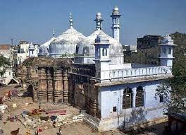 श्रावण मास के सोमवार के कारण ज्ञानवापी परिसर में तीन घंटे की देरी से शुरू हुआ सर्वे कार्य