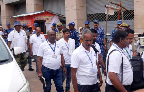 ज्ञानवापी में छठे दिन एएसआई का सर्वे ज्ञानवापी में छठे दिन एएसआई का सर्वे