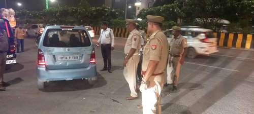 नोएडा में ड्रंक एंड ड्राइव के खिलाफ विशेष अभियान, 687 के खिलाफ एक्शन नोएडा में ड्रंक एंड ड्राइव के खिलाफ विशेष अभियान, 687 के खिलाफ एक्शन