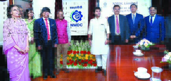 ज्योतिरादित्य ने किया एनएमडीसी के नए लोगो का अनावरण