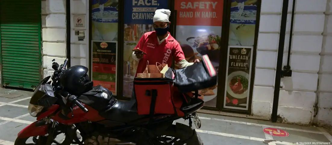 आम चुनाव से पहले मोदी सरकार की नजर गिग वर्कर्स पर