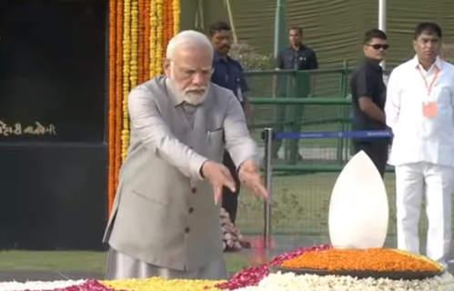 पीएम मोदी ने वाजपेयी की पुण्यतिथि पर श्रद्धांजलि अर्पित की पीएम मोदी ने वाजपेयी की पुण्यतिथि पर श्रद्धांजलि अर्पित की