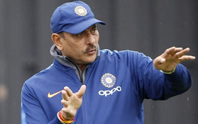 'शीर्ष सात में तीन बाएं हाथ के बल्लेबाज होने चाहिए': शास्त्री