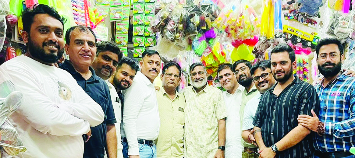 होलसेल कॉरिडोर पर संघों से युवा चेंबर लगातार मिल रहा है