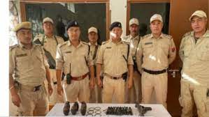 मणिपुर में हथियार, गोला-बारूद बरामद, तनावपूर्ण स्थिति बरकरार