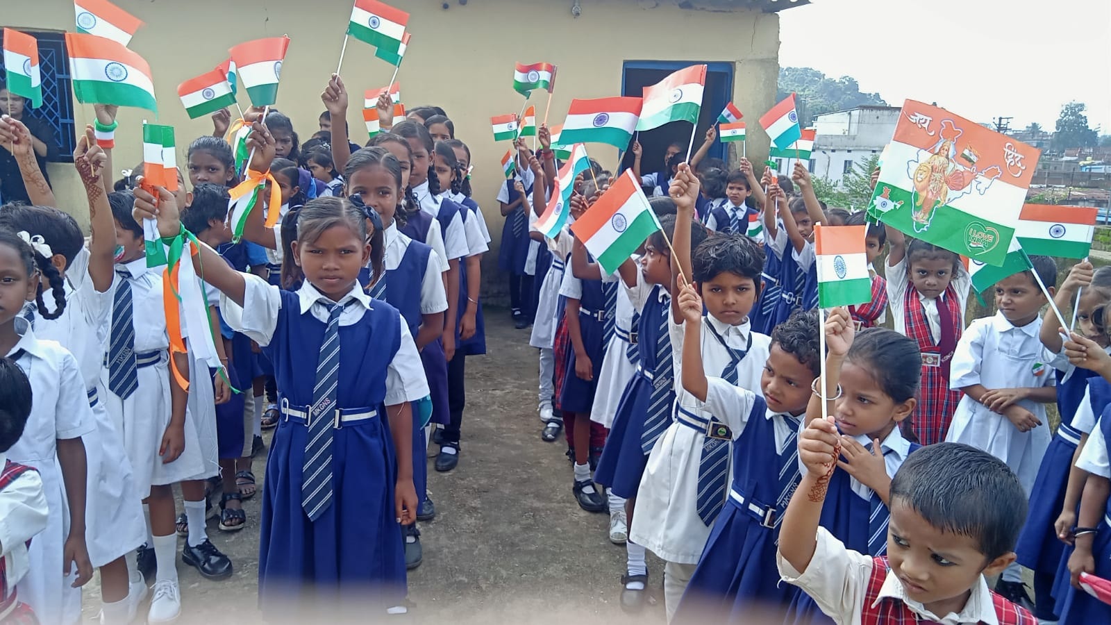 मदरसा बोर्ड सहित प्रदेश  के मदरसों में ध्वजारोहण