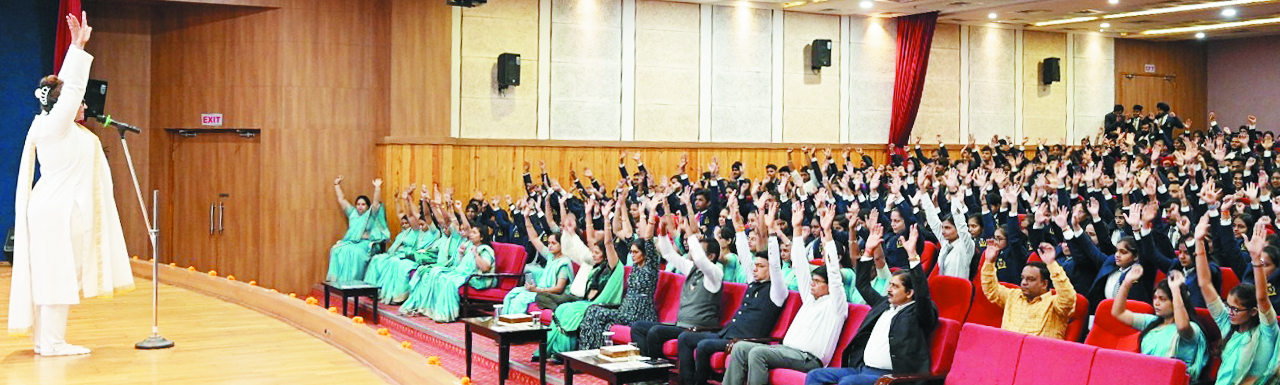 मैक में आर्ट ऑफ  लिविंग  द्वारा स्टूडेंट डेव्हलपमेंट 