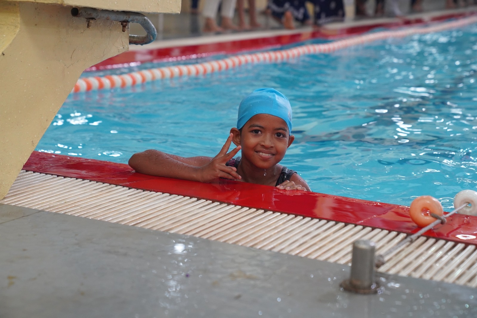 लगातार 7 से 8 घण्टे तैरती है फ्लोटिंग विंग्स की नन्हीं तैराक तनुश्री 