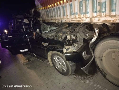 बिहार में कंटेनर व स्काॅर्पियो की टक्कर में सात की मौत, चार घायल बिहार में कंटेनर व स्काॅर्पियो की टक्कर में सात की मौत, चार घायल