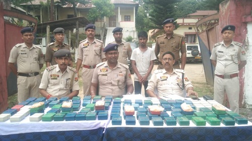 त्रिपुरा और मेघालय में 16 करोड़ रुपये की हेरोइन जब्त, 5 ड्रग तस्कर गिरफ्तार त्रिपुरा और मेघालय में 16 करोड़ रुपये की हेरोइन जब्त, 5 ड्रग तस्कर गिरफ्तार