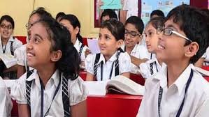 प्राइवेट स्कूल बच्चों को ‘अपाहिज’ बनाते हैं