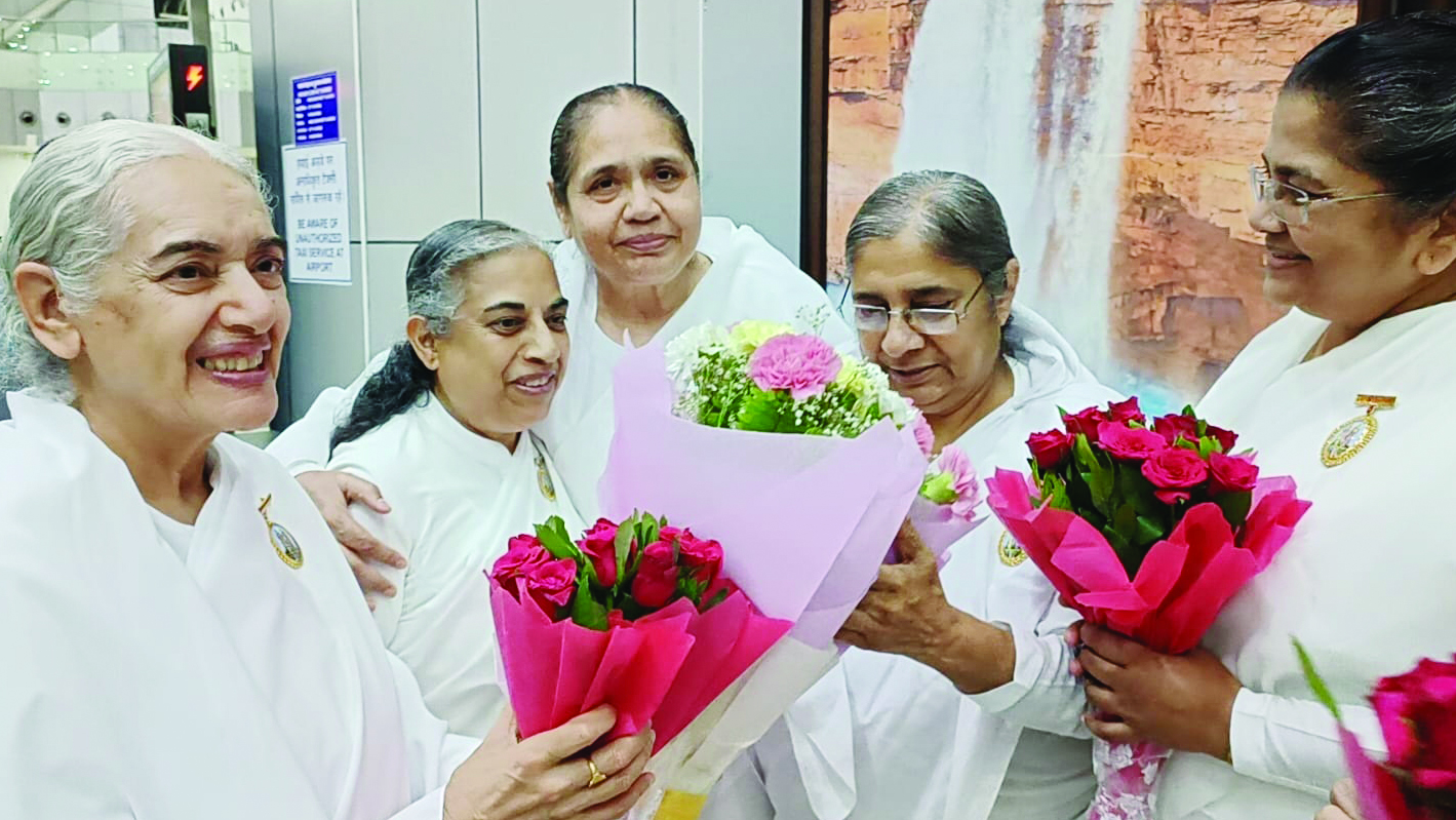 रूहानी सिन्धी सम्मेलन में जयंती दीदी रायपुर पहुंचीं रूहानी सिन्धी सम्मेलन में जयंती दीदी रायपुर पहुंचीं