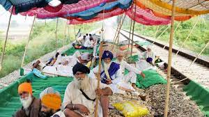 पंजाब में किसानों के 'रेल रोको आंदोलन' का तीसरा दिन, ट्रेन सेवाएं प्रभावित पंजाब में किसानों के 'रेल रोको आंदोलन' का तीसरा दिन, ट्रेन सेवाएं प्रभावित