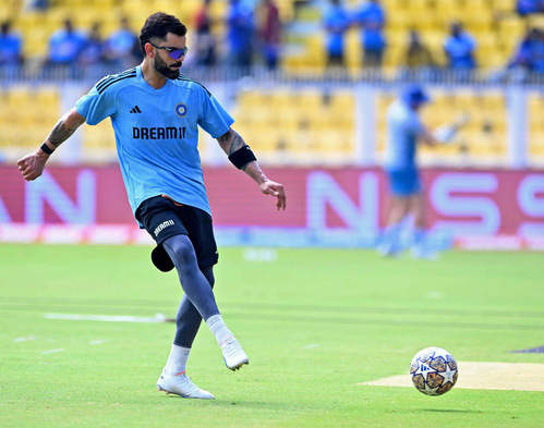 पर्सनल इमरजेंसी के चलते मुंबई लौटे विराट कोहली : रिपोर्ट