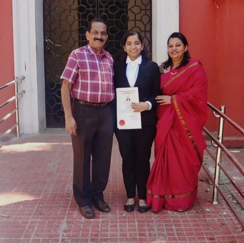 साराह सन्नी : एक वकील जो सुन नहीं सकतीं, अब जज के सामने दे सकती हैं दलील