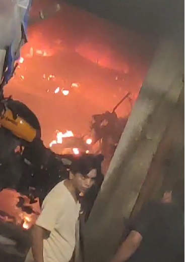 मुंबई में बिल्डिंग की पार्किंग में आग लगने से 7 की मौत, 51 घायल