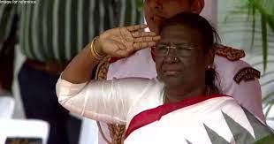 राष्ट्रपति मुर्मू श्रीनगर पहुंचीं, शहीदों को दी श्रद्धांजलि