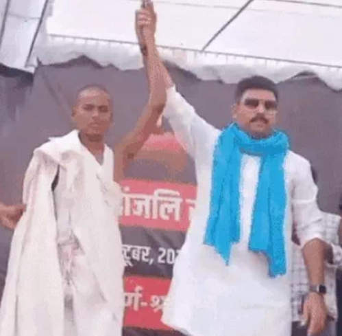 देवरिया हत्याकांड : मृतक दुबे के बेटे ने कहा - बुलडोजर चलने के बाद ही होगा ब्रम्हभोज