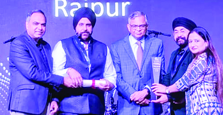 भसीन मोटर्स को संपूर्ण भारत में बेस्ट डीलर अवार्ड 