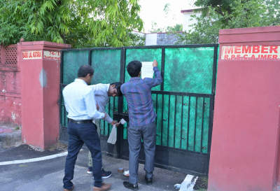 राजस्थान में पेपर लीक मामले में ईडी ने कांग्रेस नेताओं के सहयोगियों के घरों व दफ्तरों पर की छापेमारी