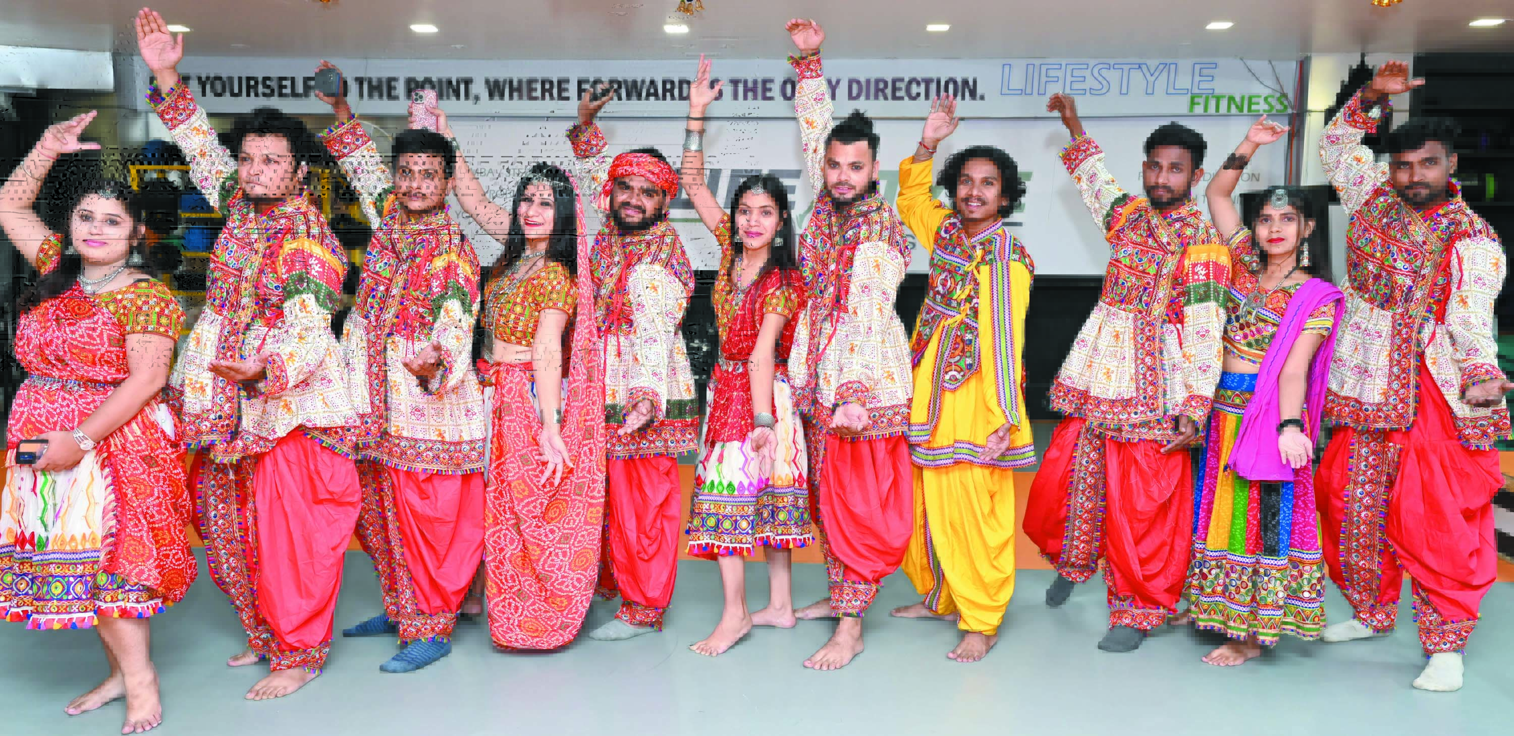 लाइफ स्टाइल फिटनेस ने 500 से ज्यादा युवाओं को सिखाया गरबा