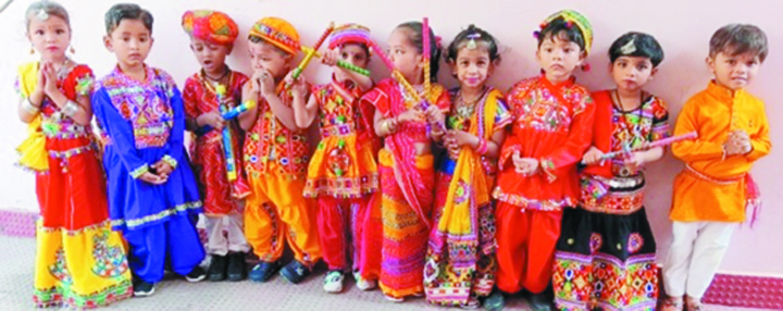 छत्रपति शिवाजी स्कूल नन्हों  ने धूमधाम से मनाई नवरात्रि